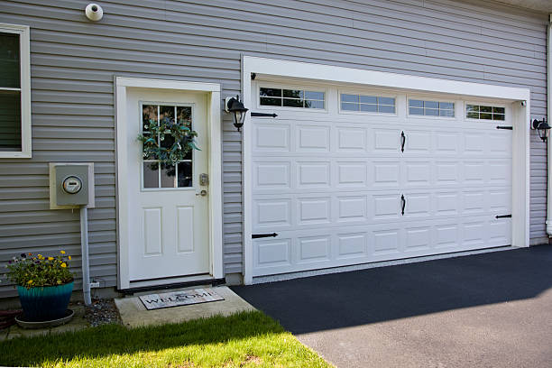 24/7 Emergency Garage Door Panel Replacement experts in Catahoula, LA